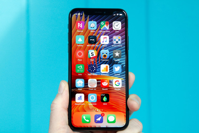 iPhone kế nhiệm vẫn sẽ có phiên bản màn hình LCD - 1