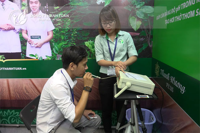 Bạn trẻ hôi miệng, phải làm sao? - 3