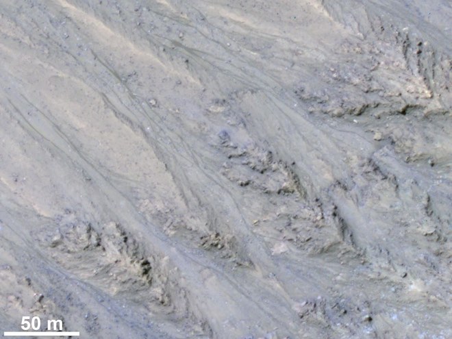 NASA: Những dòng sông trên sao Hỏa có thể không phải do nước tạo ra - 1