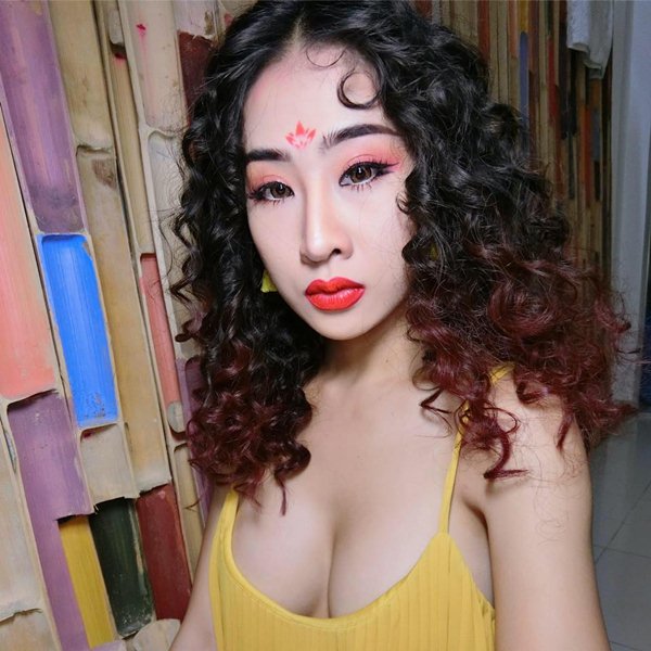 DJ Oxy: "Tôi chăm sóc vòng 1 từ thuở 16" - 5