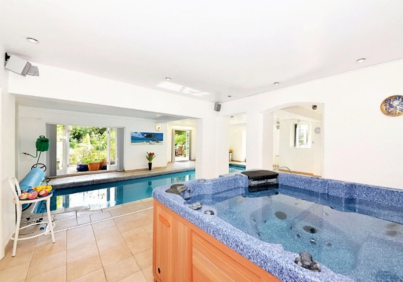 Mang bể bơi, phòng xông hơi vào bếp, ngôi nhà được "hét"...70 tỷ đồng - 5