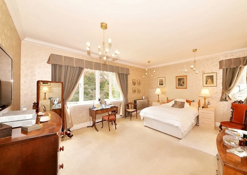 Mang bể bơi, phòng xông hơi vào bếp, ngôi nhà được "hét"...70 tỷ đồng - 10