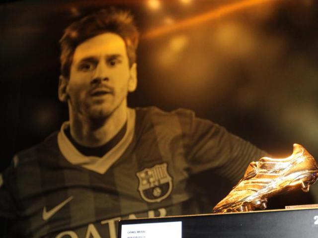 Messi 4 lần đoạt “Giày vàng”: “Liều doping” đấu Ronaldo “Bóng vàng”