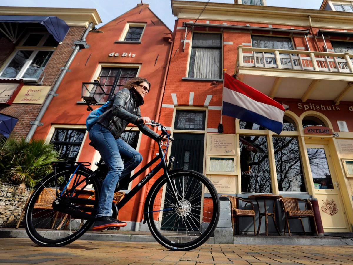 Những quốc gia có hộ chiếu “quyền lực” nhất thế giới - 4