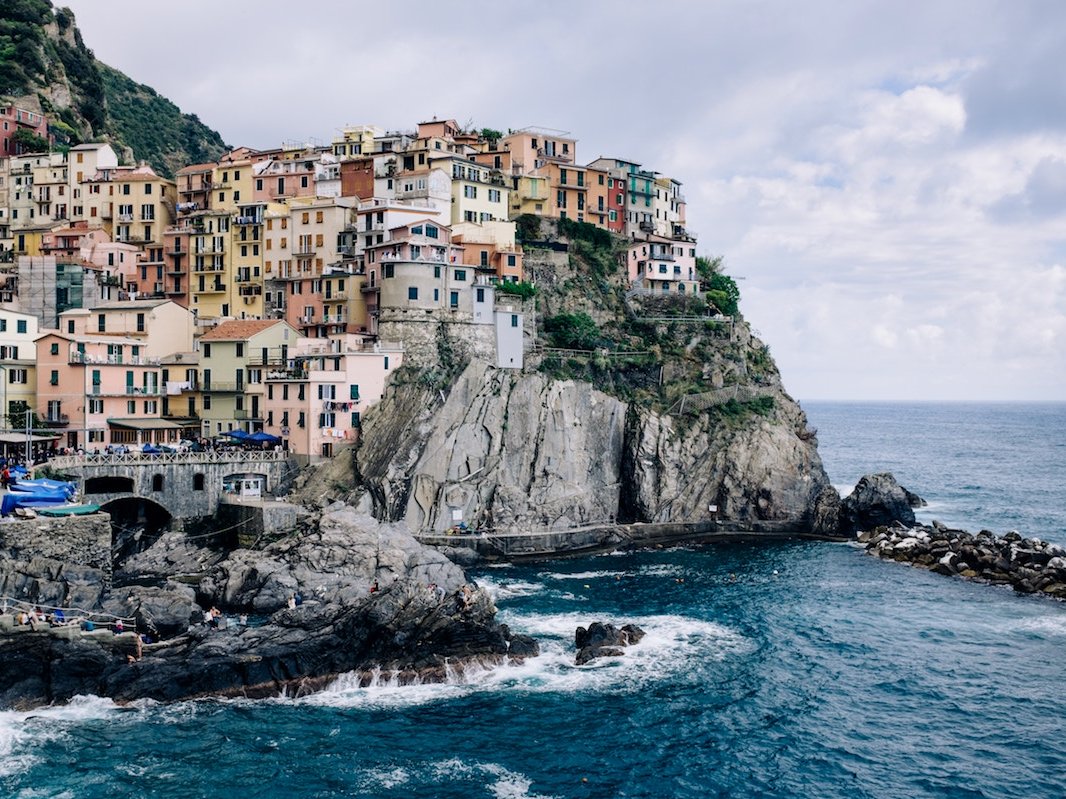 Những quốc gia có hộ chiếu “quyền lực” nhất thế giới - 9