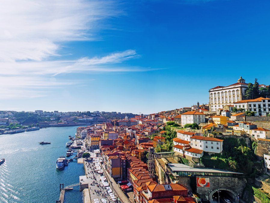 Những quốc gia có hộ chiếu “quyền lực” nhất thế giới - 5