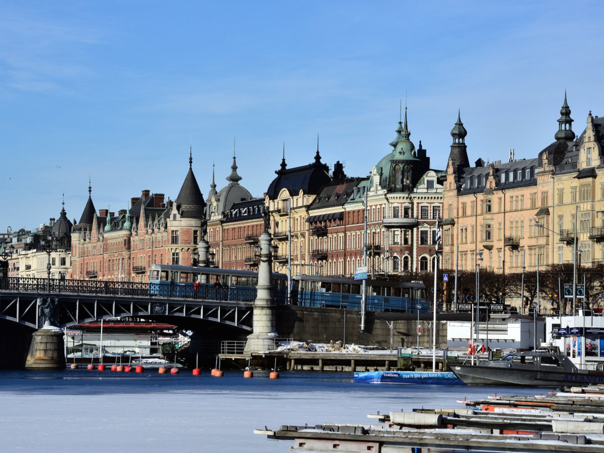 Những quốc gia có hộ chiếu “quyền lực” nhất thế giới - 13