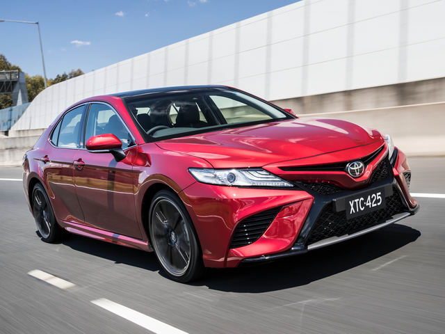 Có nơi bán Toyota Camry 2018 giá chỉ 476 triệu đồng - 1