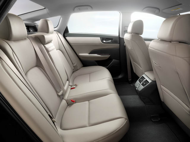 Honda Clarity PHEV công bố giá từ 760 triệu đồng - 4