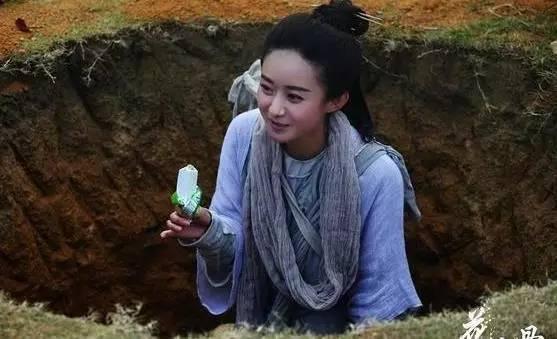 Cười sặc cách chống nóng "vô đối" trên trường quay của sao Hoa ngữ - 3