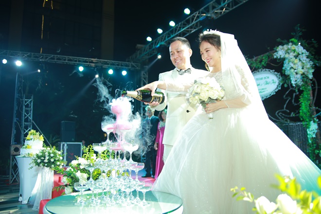Tiệc cưới sang trọng của Nhật Thủy và chồng đại gia hơn 14 tuổi - 10