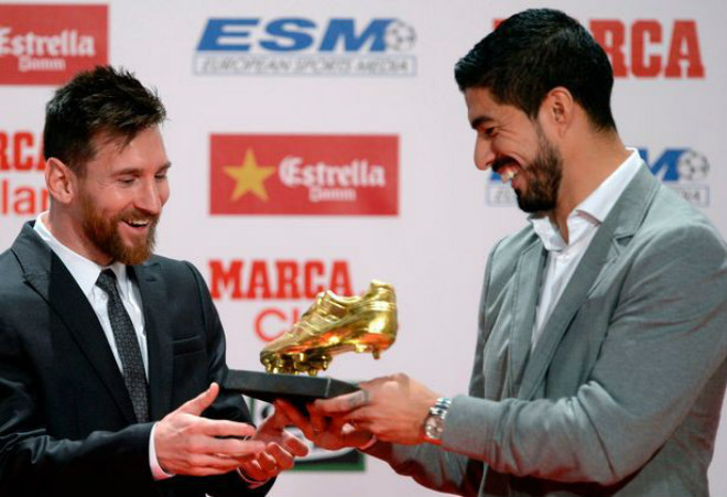Valencia – Barcelona: Ẵm Giày vàng, Messi đại náo “hang dơi” - 1