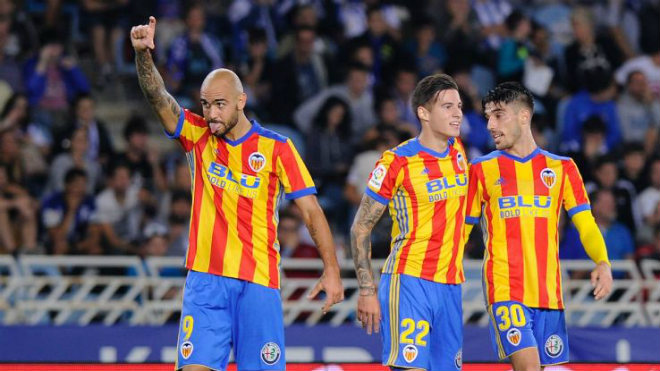 Valencia – Barcelona: Ẵm Giày vàng, Messi đại náo “hang dơi” - 2