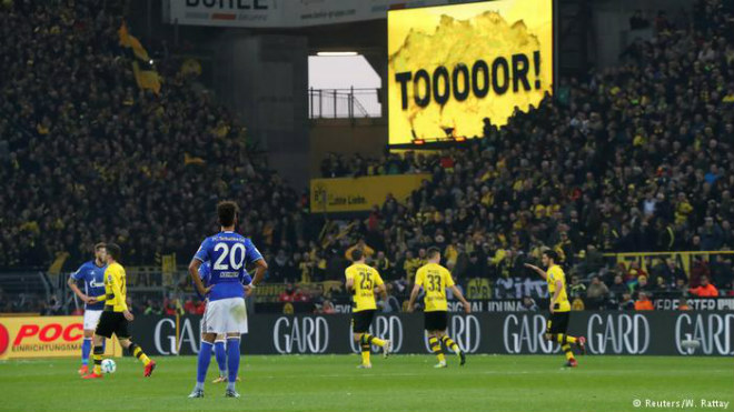 Dortmund – Schalke: Choáng váng ngược dòng 8 bàn - 1