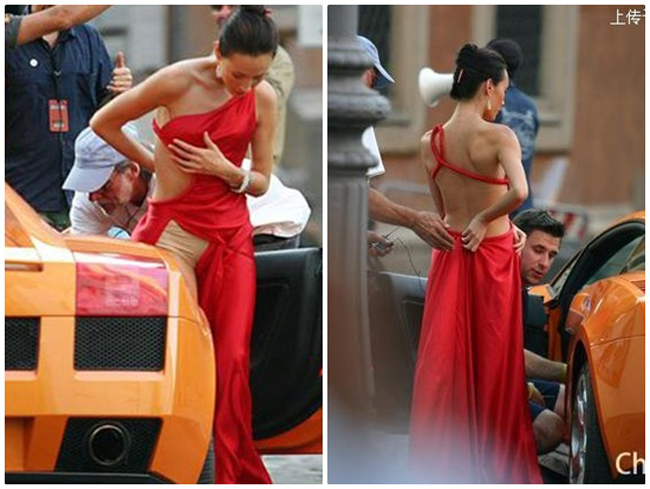 Người đẹp gốc Việt Maggie Q khi đang thực hiện một cảnh quay cho phim mới tại Mỹ từng phải lao đao vì chiếc đầm đỏ gợi cảm gặp sự cố giữa đường phố.