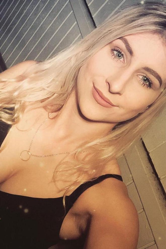 Hotgirl tử vong vì quá mải mê chụp ảnh selfie - 4