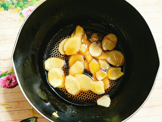 Công thức cho món canh gà nấu dầu mè bổ dưỡng, thơm ngon nhất quả đất - 5