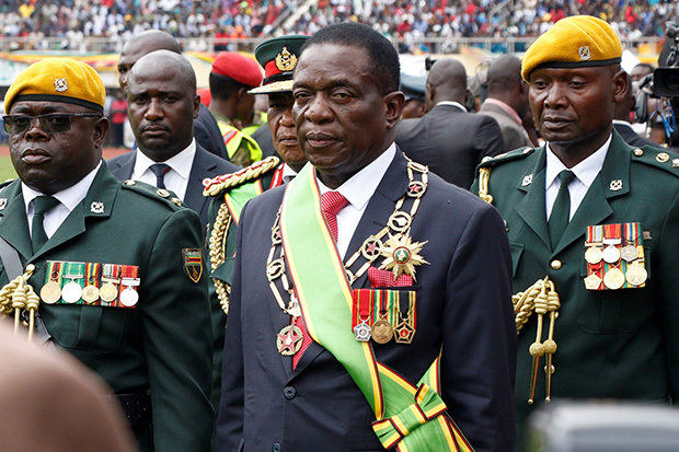 Động thái quyết liệt của tân Tổng thống Zimbabwe sau khi nhậm chức - 1