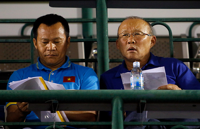 Quân của Giggs thua đau, HLV Park Hang Seo xem giò học trò U23 Việt Nam - 8