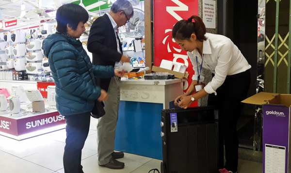 Thị trường hàng chống rét sôi động nhờ thời tiết - 2