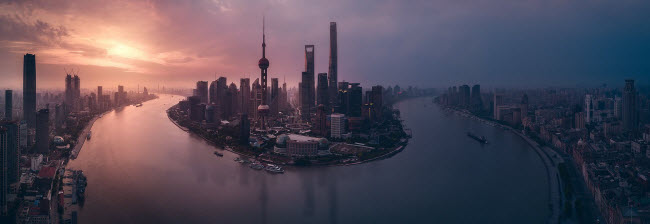 Bức ảnh chụp từ trên cao ghi lại một góc thành phố Thượng Hải, Trung Quốc. Ảnh: Javier de la Torre