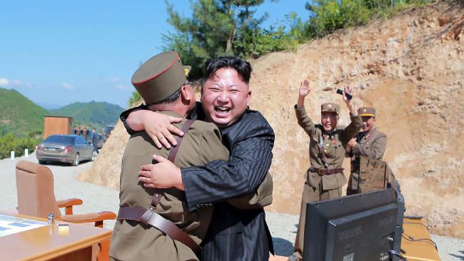 Phóng tên lửa mạnh nhất, Kim Jong-un tuyên bố khiến Mỹ &#34;lạnh gáy&#34; - 1