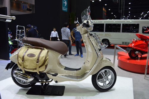 Vespa 946 RED và Primavera Touring Edition đẹp lộng lẫy - 2