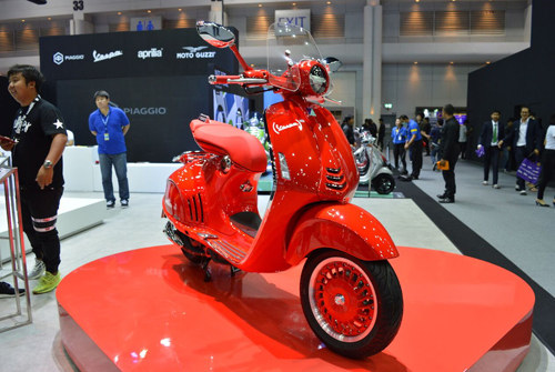 Vespa 946 RED và Primavera Touring Edition đẹp lộng lẫy - 4