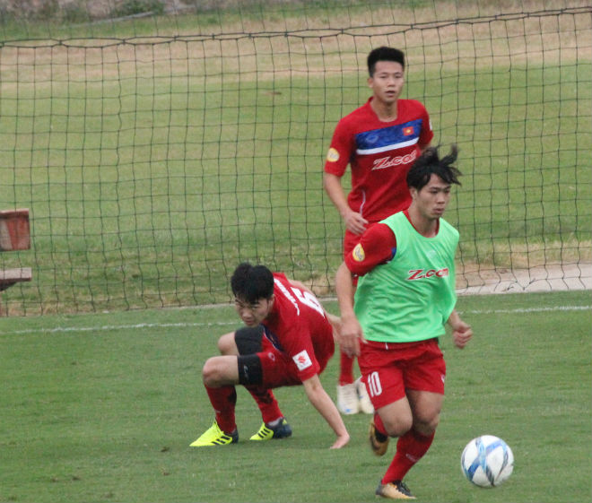 U23 Việt Nam: Công Phượng lừa bóng như Messi, &#34;đùa giỡn&#34; Xuân Trường - 8