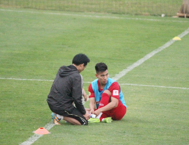 U23 Việt Nam: Công Phượng lừa bóng như Messi, &#34;đùa giỡn&#34; Xuân Trường - 3