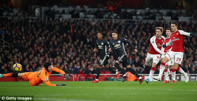MU &#34;hủy diệt&#34; Arsenal: Đỉnh cao De Gea, Pogba dại dột - 4
