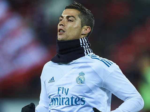 Lộ tin Ronaldo chắc chắn đoạt bóng Vàng, được Messi chúc mừng