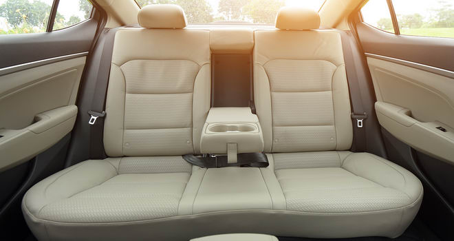 Hyundai Elantra giảm giá xuống còn 549 triệu đồng - 4