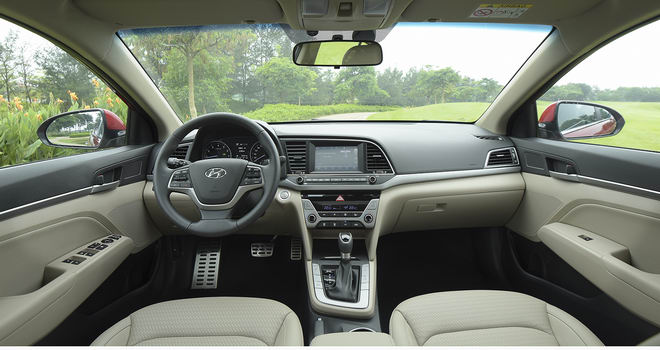 Hyundai Elantra giảm giá xuống còn 549 triệu đồng - 3