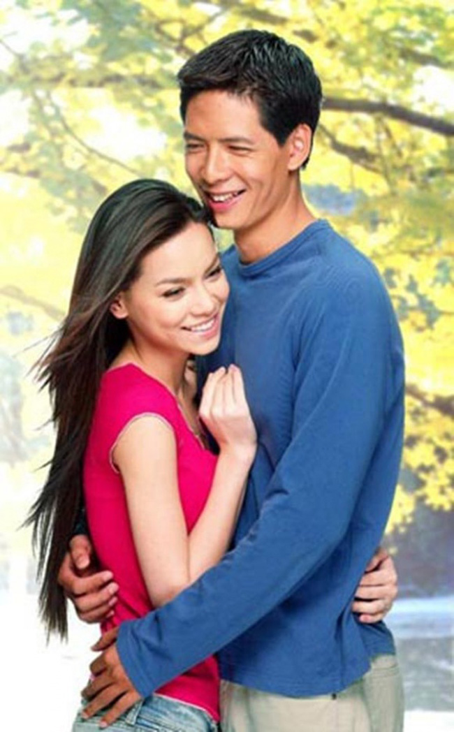 Hồ Ngọc Hà thường được nhắc tới trong phim truyền hình "Hoa cỏ may" nhưng thực tế cô đã từng đóng chung với Bình Minh trong phim "39 độ yêu".