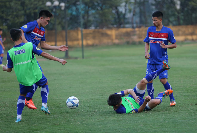 HLV Park Hang Seo tung chiêu, muốn biến Công Phượng thành chiến binh - 7