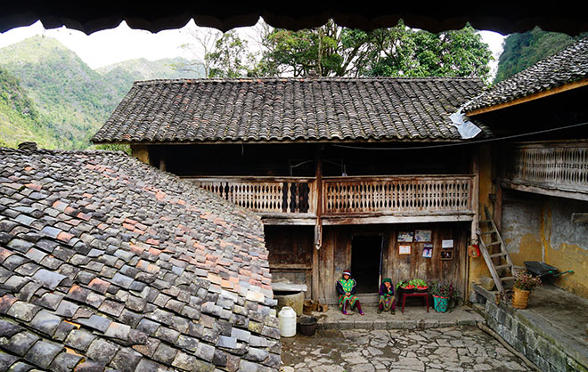 Ở Hà Giang, có một ngôi nhà cổ đẹp lạ ẩn mình giữa cao nguyên đá - 2
