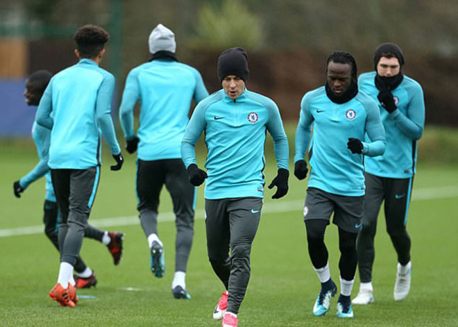 Tin nóng cúp C1 ngày 5/12: Fan Liverpool không muốn đội nhà đầu bảng - 6