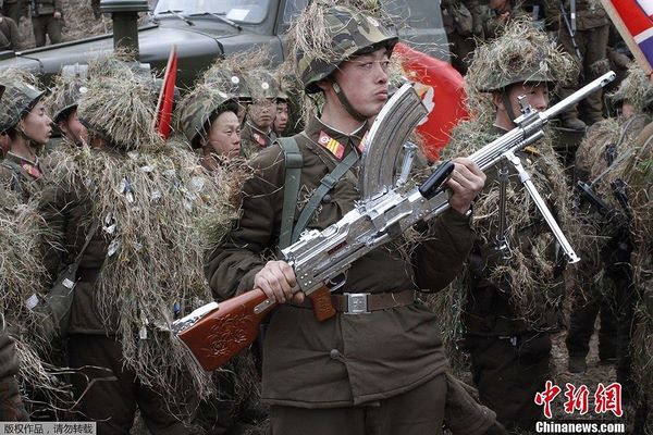 Sự đáng sợ của súng máy Type 73 cực lạ từ Triều Tiên - 1
