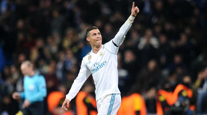 Ronaldo ghi siêu phẩm cúp C1: Chờ bóng Vàng, nhắm 3 năm vô địch C1 - 1