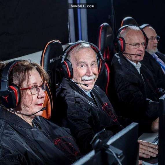 Choáng với đội hình game thủ chuyên nghiệp già nhất thế giới - 2