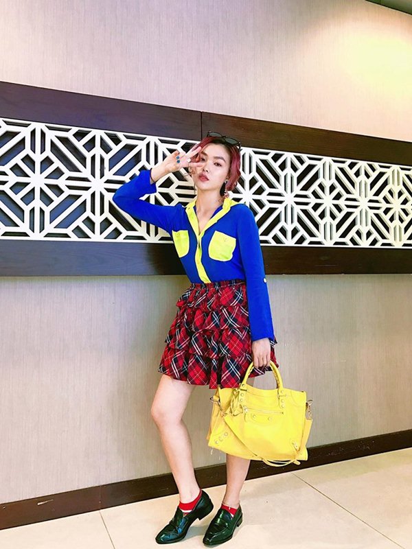 Giữa lúc Hà Nội lạnh căm, cô nàng này vẫn diện đồ xuyên thấu táo bạo - 3