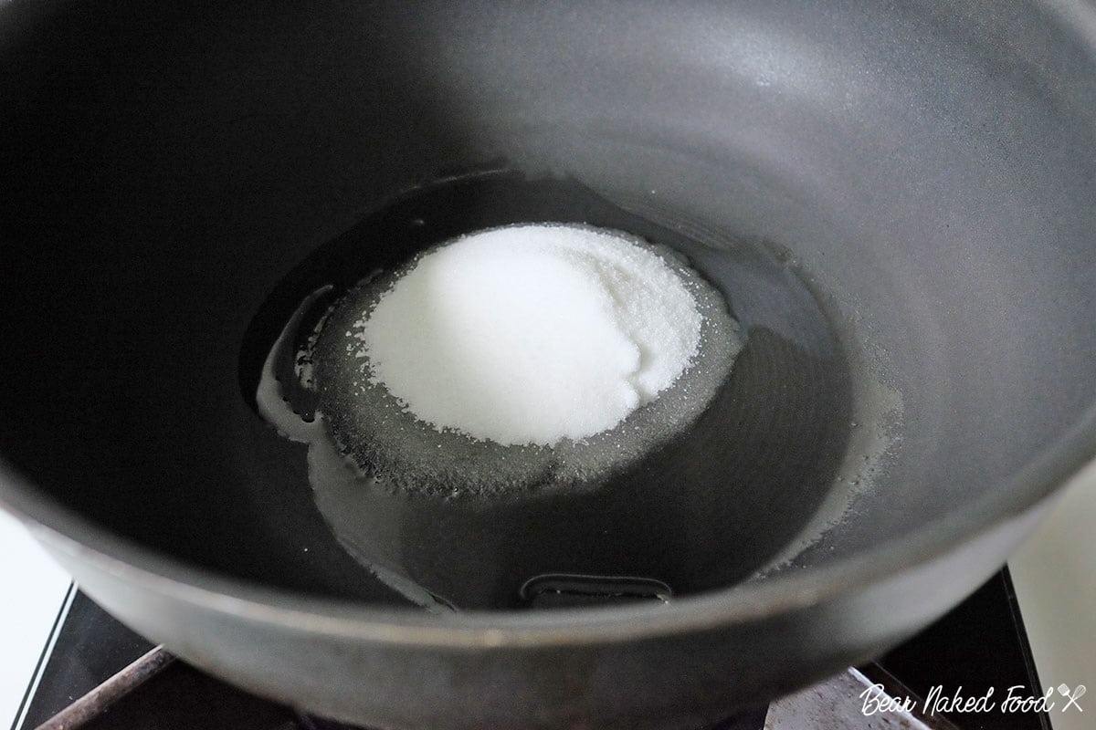 Ngon "thủng nồi" với món sườn rim mắm tỏi ngày gió lạnh - 3