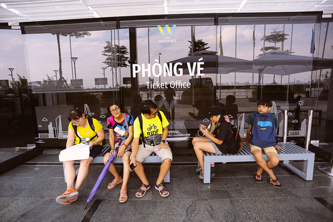 Hết miễn phí vé, hành khách vẫn ùn ùn đi “xe buýt” trên mặt nước - 3