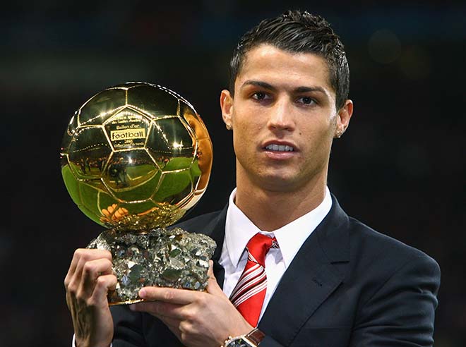 Vua bóng đá Ronaldo: Bóng vàng không vết xước, “khóa miệng” anti-fan - 1