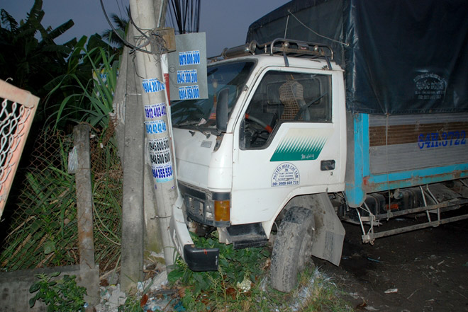 Tông xe liên hoàn trên quốc lộ 1A, 13 người thương vong - 2