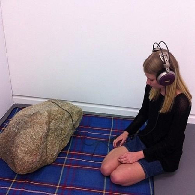 Cô gái có niềm đam mê với nhạc Rock.
