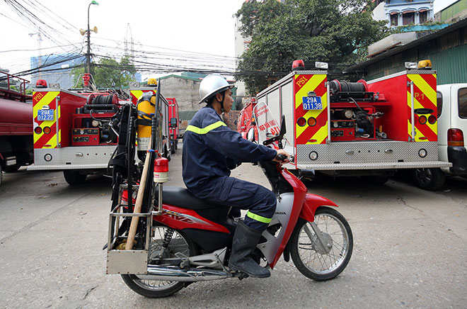 Cận cảnh xe chữa cháy siêu nhỏ, lần đầu xuất hiện ở Hà Nội - 2