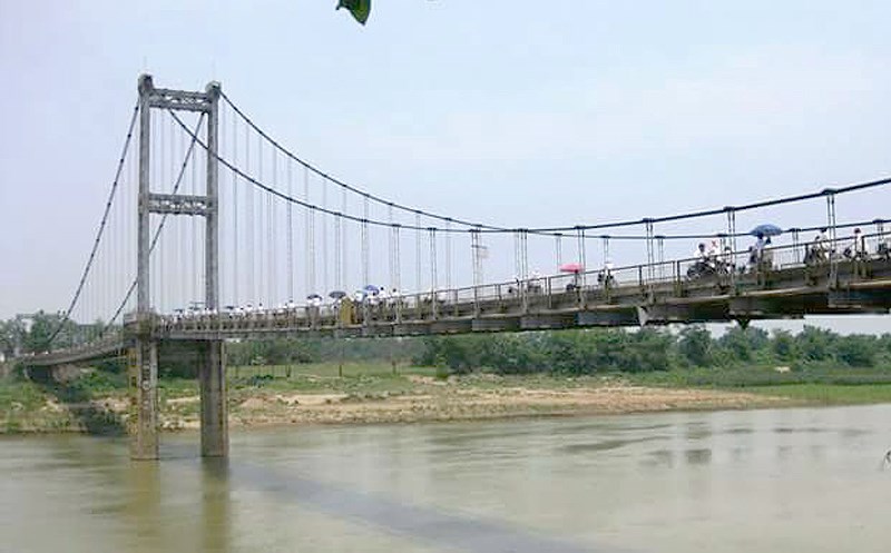 2 nữ sinh nghi tự tử trên sông Lam có để lại lá thư - 1