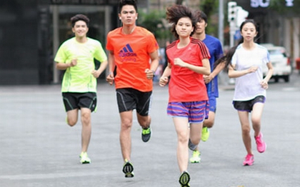 Nghề mới tại Trung Quốc: Chạy bộ cùng người lạ - 1